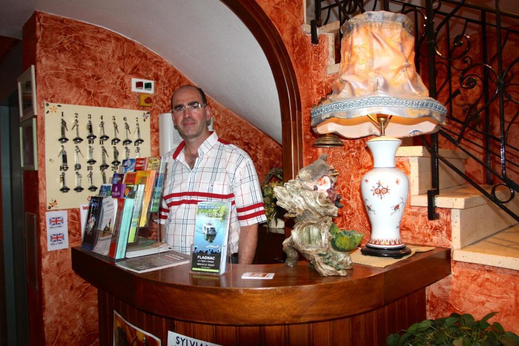 Hotel Restaurant Des Deux Vallees Entraygues-sur-Truyère Dış mekan fotoğraf
