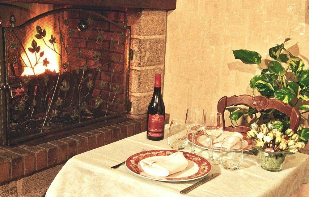 Hotel Restaurant Des Deux Vallees Entraygues-sur-Truyère Dış mekan fotoğraf
