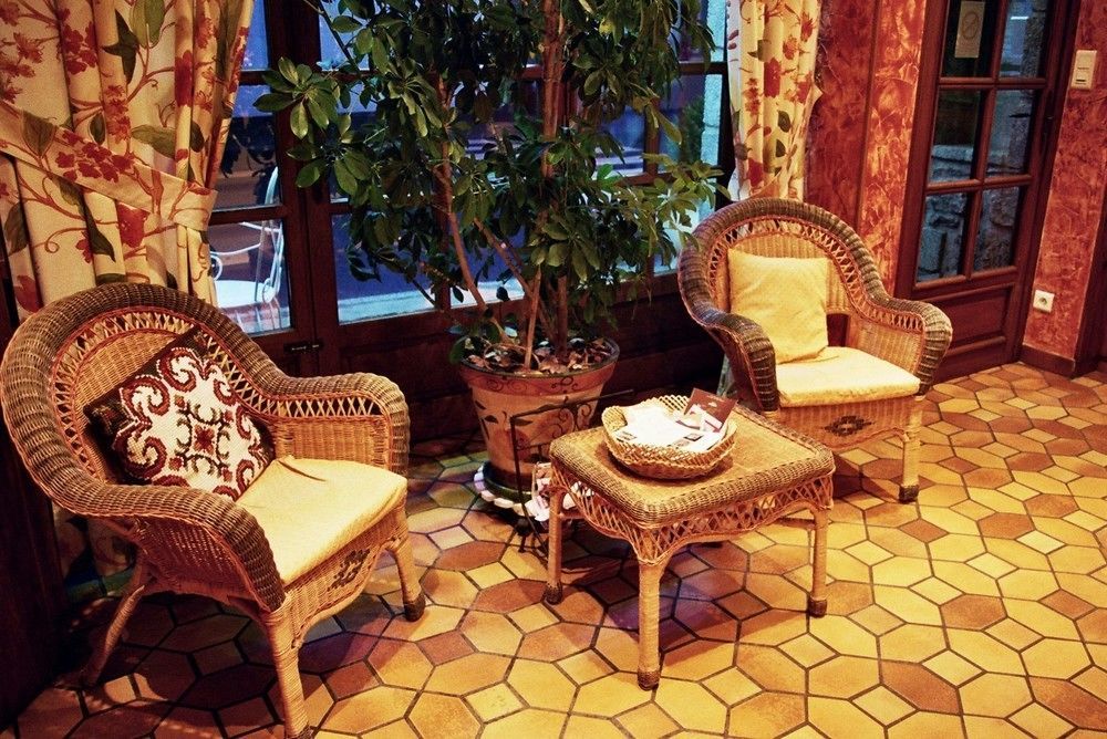 Hotel Restaurant Des Deux Vallees Entraygues-sur-Truyère Dış mekan fotoğraf