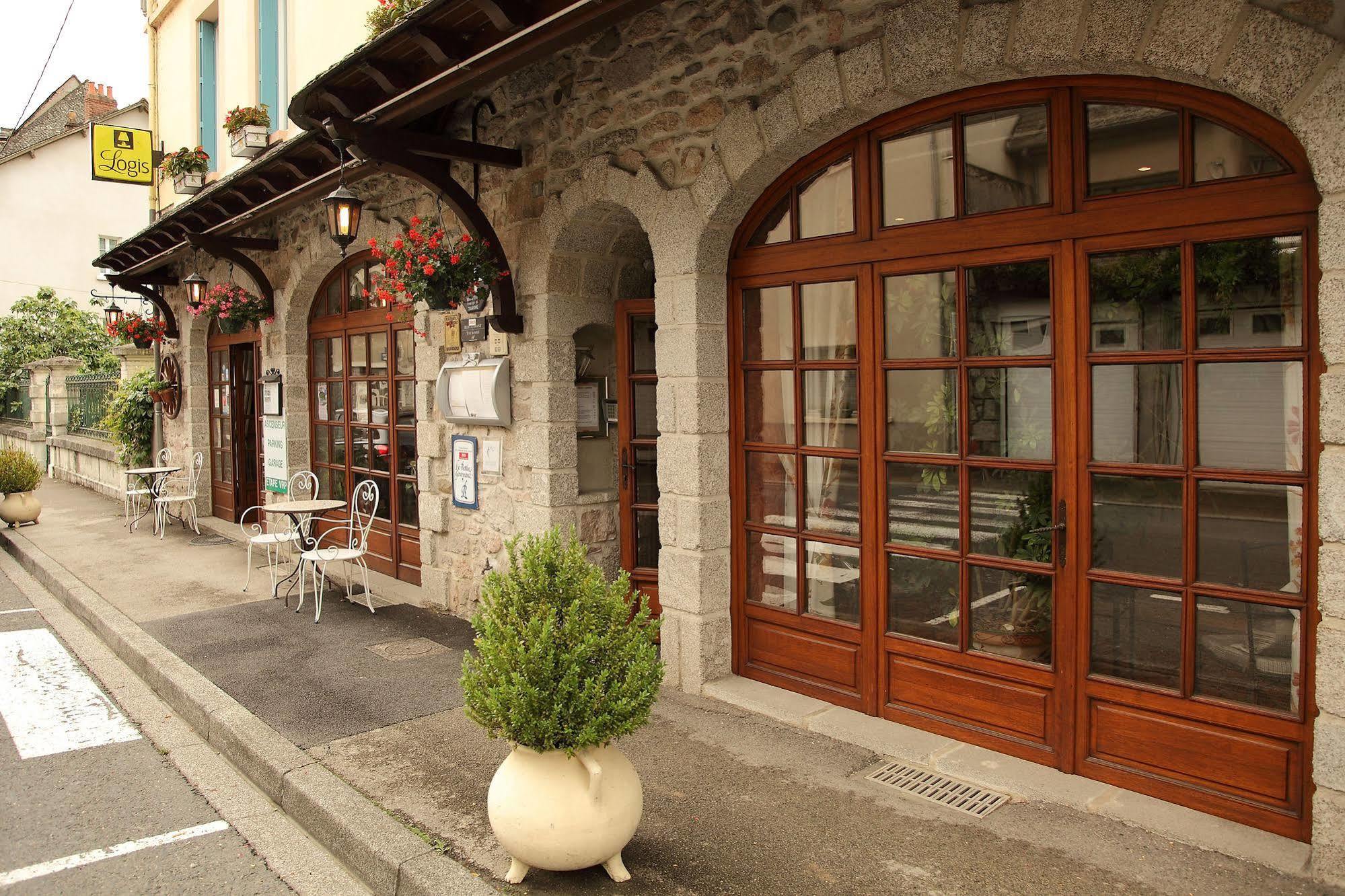 Hotel Restaurant Des Deux Vallees Entraygues-sur-Truyère Dış mekan fotoğraf